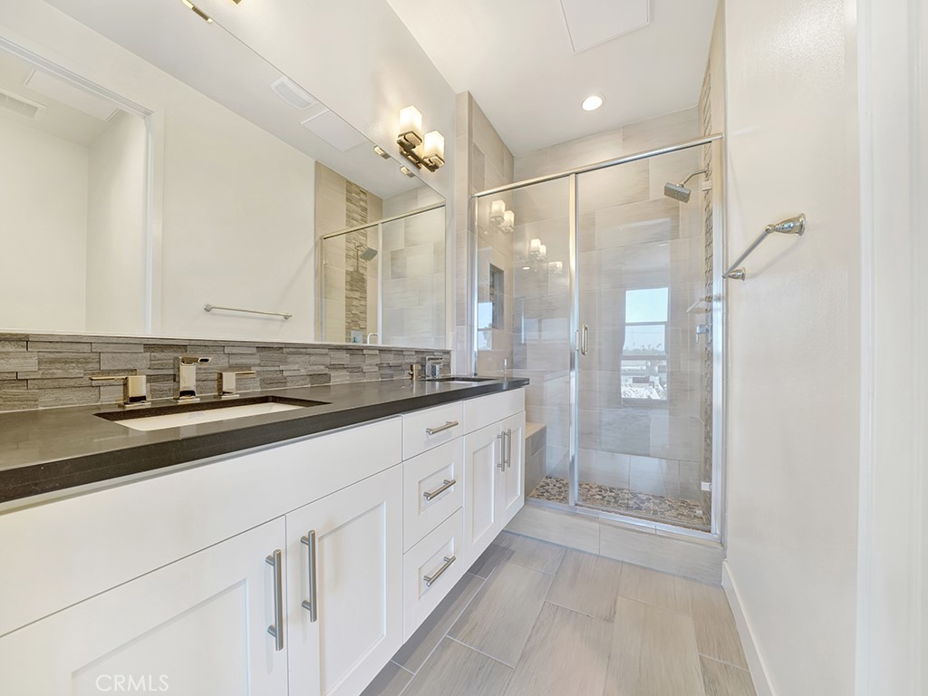 1658 Topanga