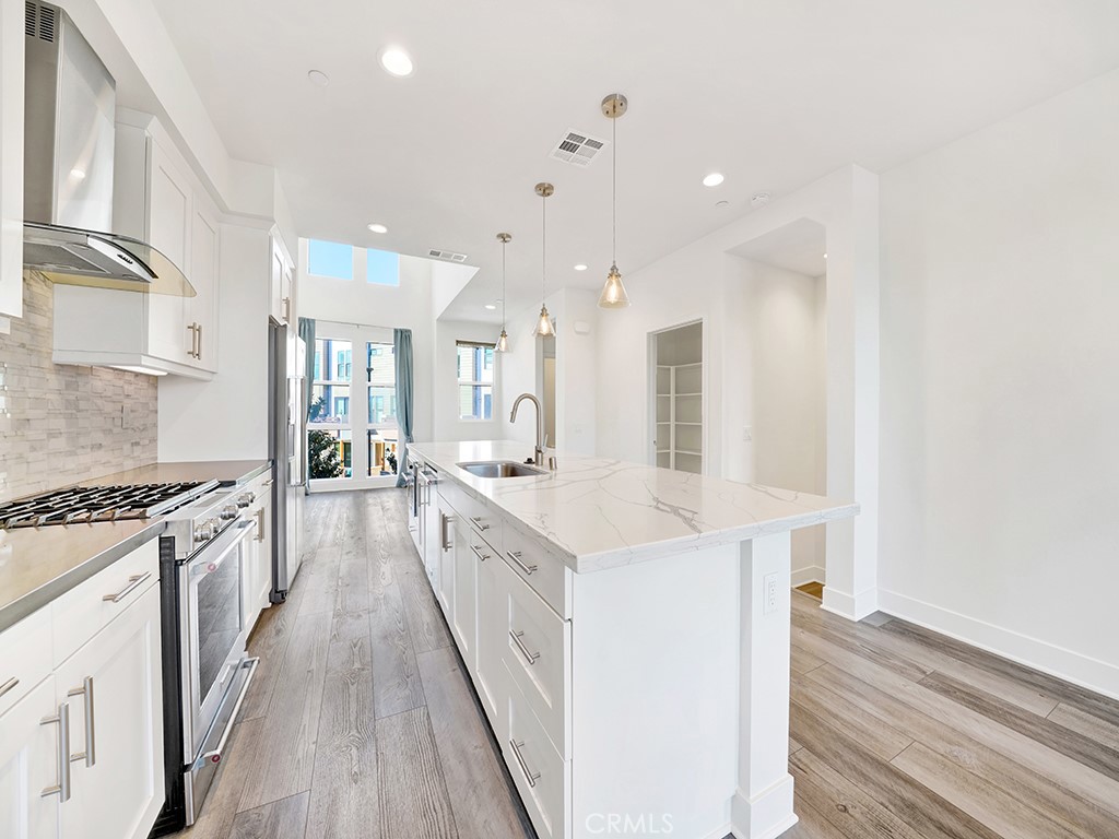 1658 Topanga