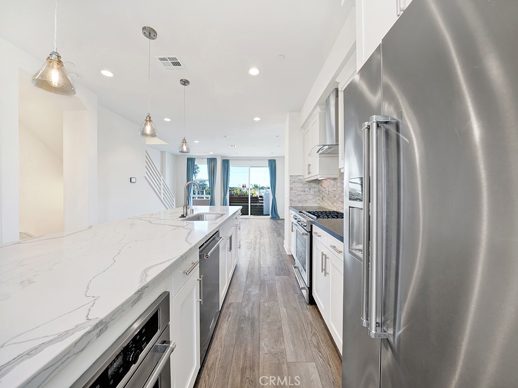 1658 Topanga