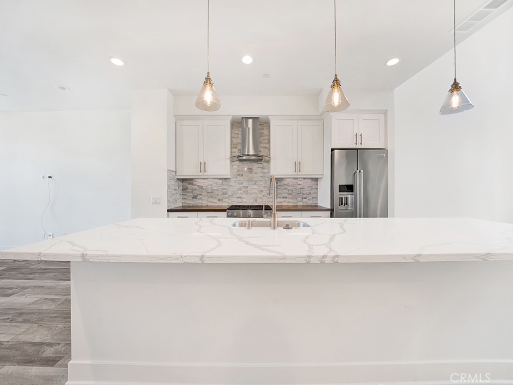 1658 Topanga
