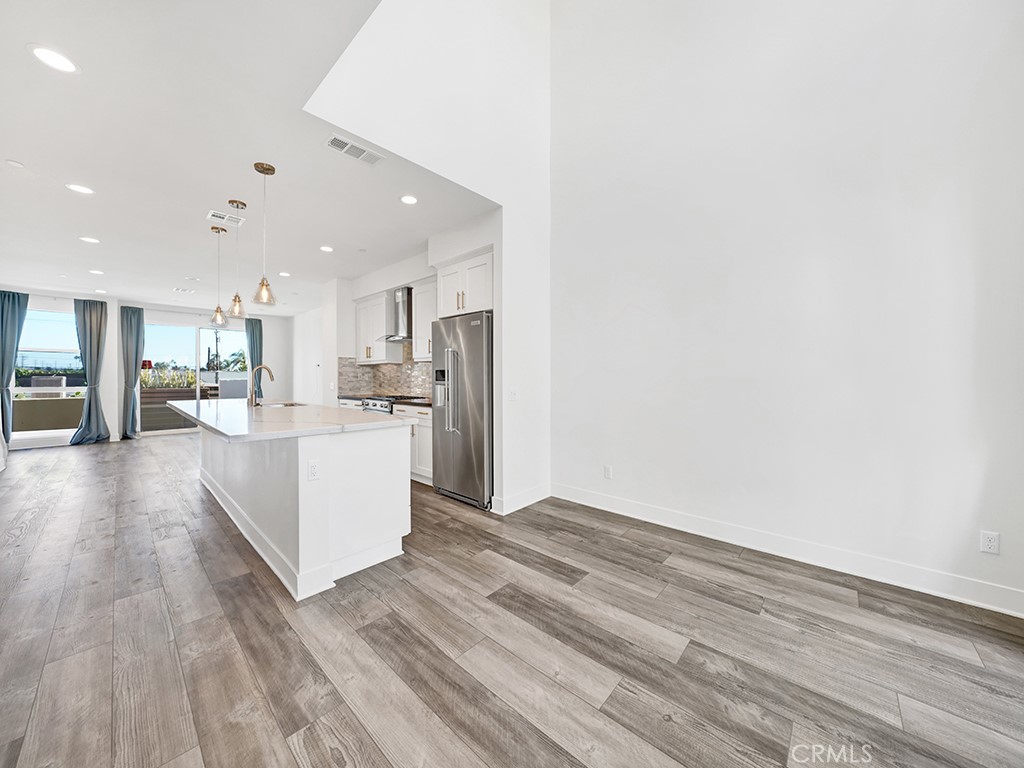1658 Topanga