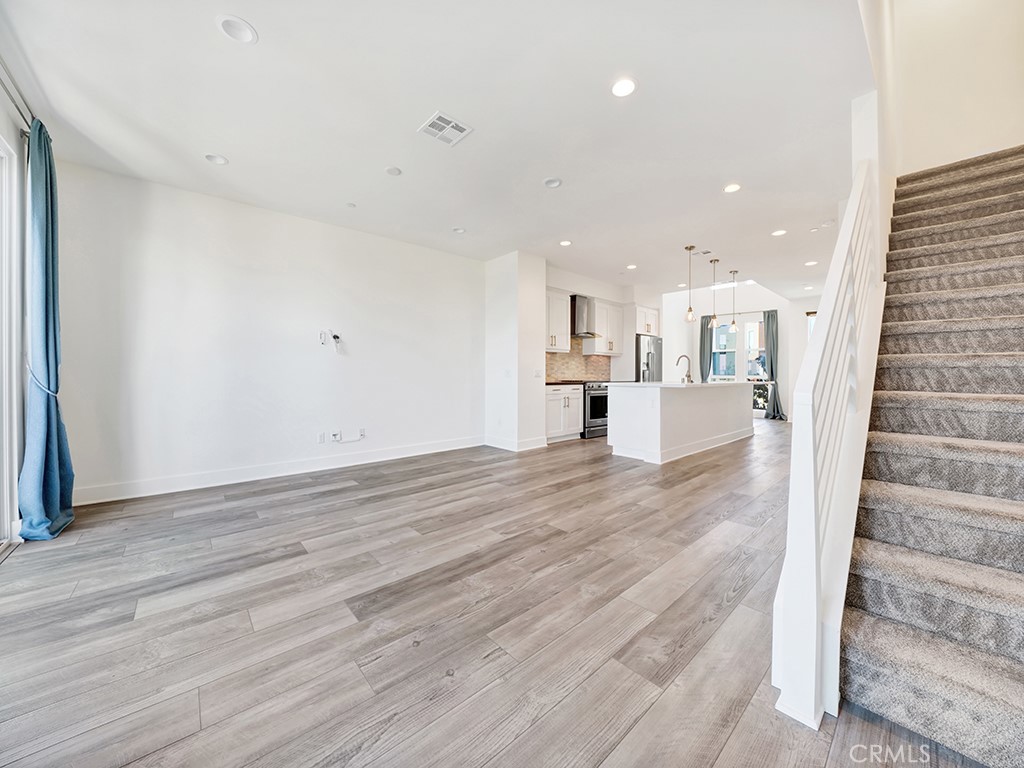1658 Topanga
