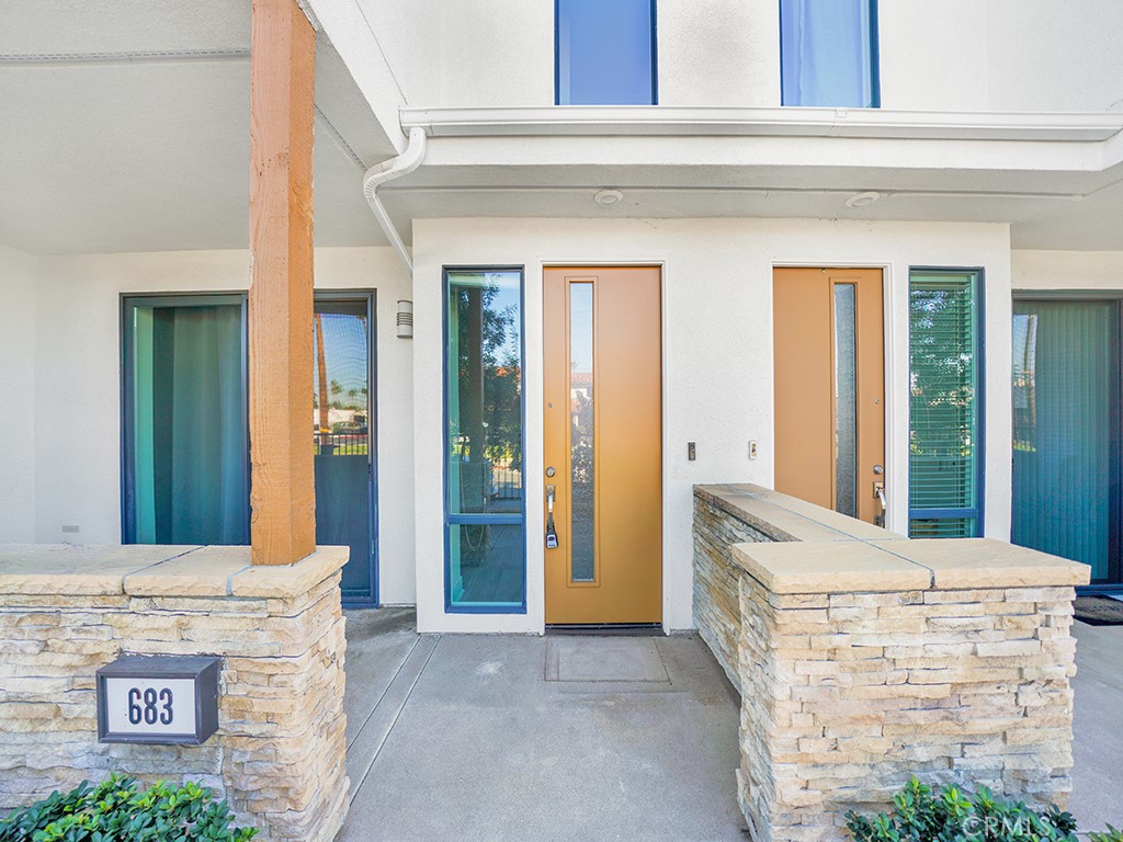 683 W 17th Street