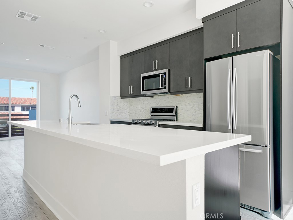 683 W 17th Street