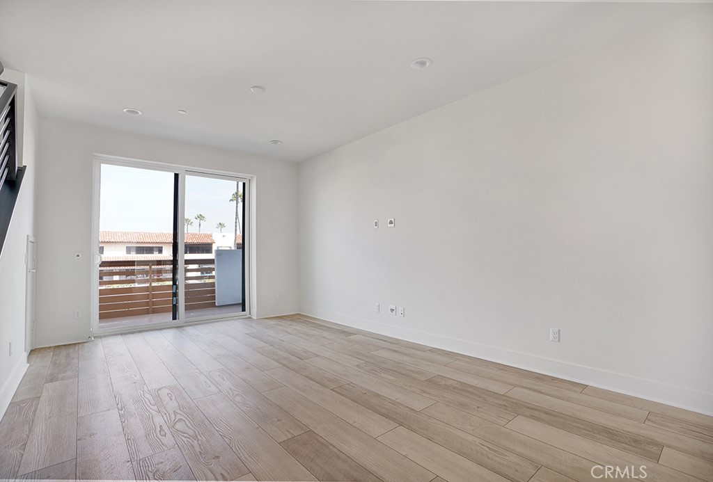 683 W 17th Street
