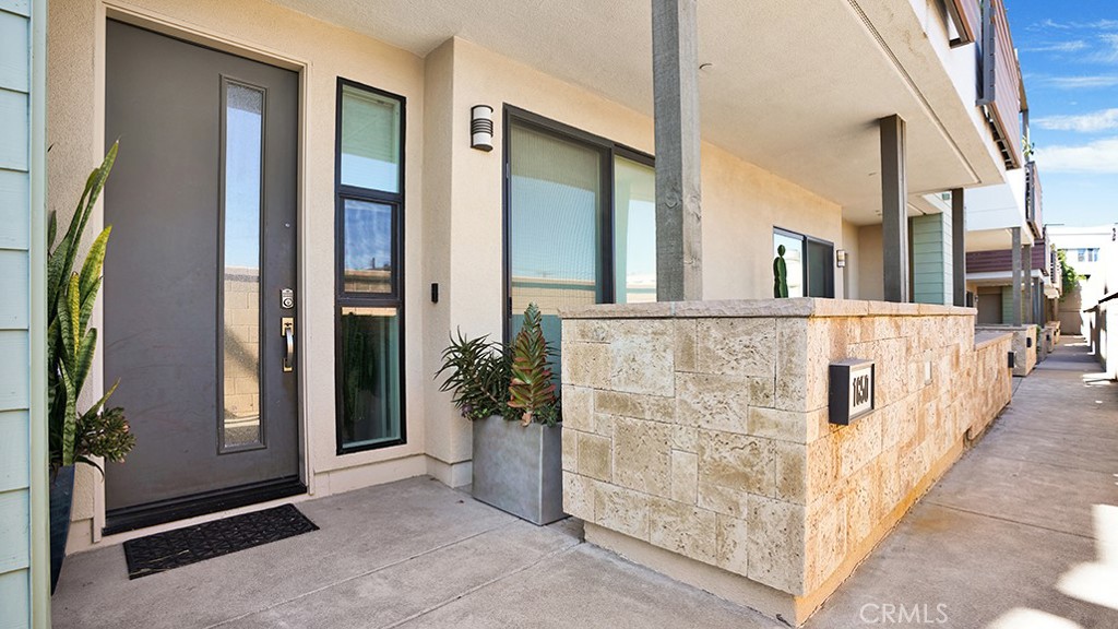 1650 Topanga