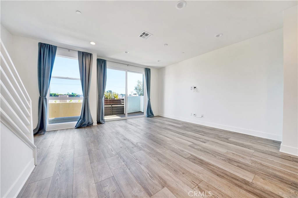 1658 Topanga