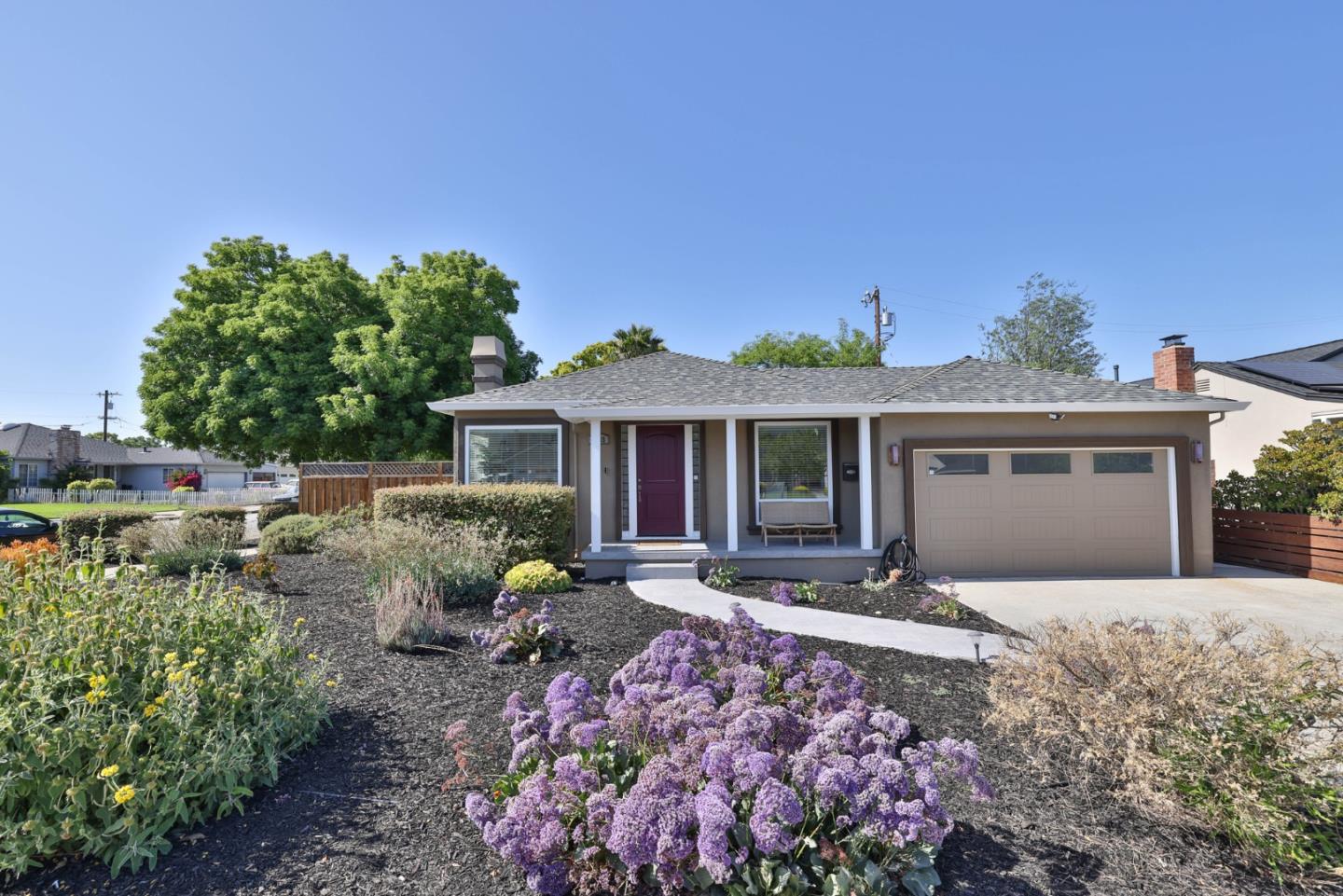 2565 Forest Avenue