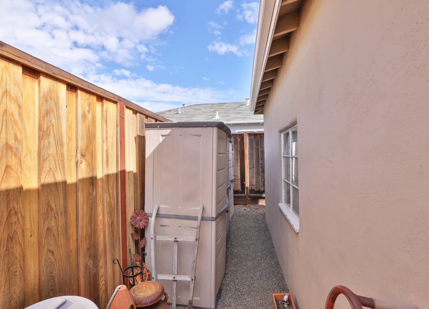 805 East Taylor Street