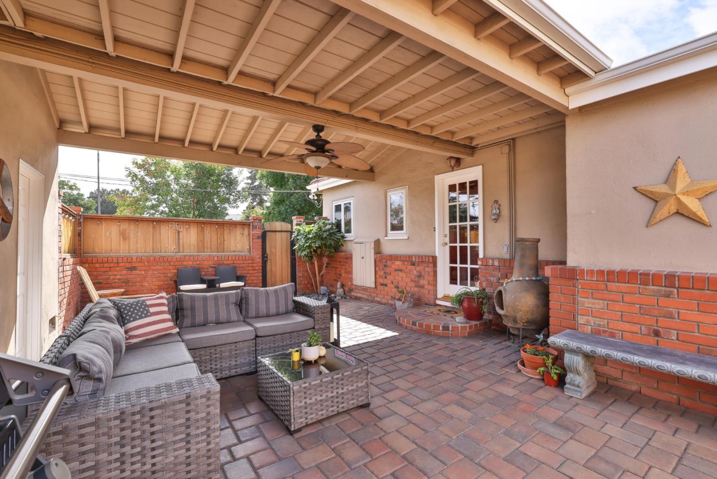 805 East Taylor Street