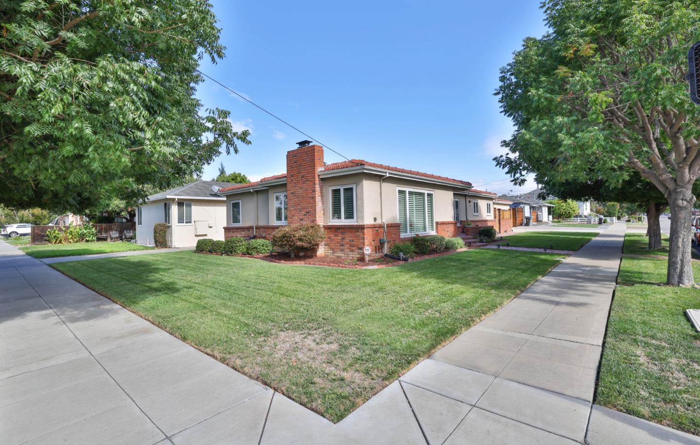 805 East Taylor Street