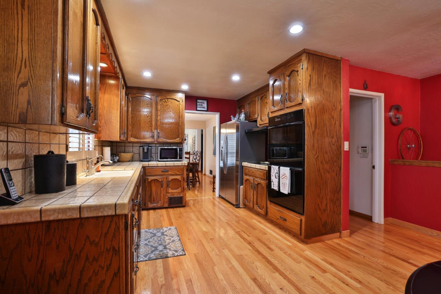 805 East Taylor Street