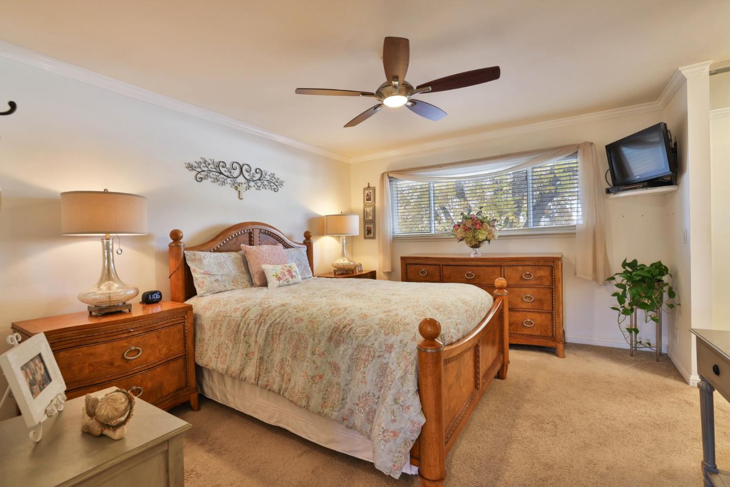 12155 Columbet Avenue