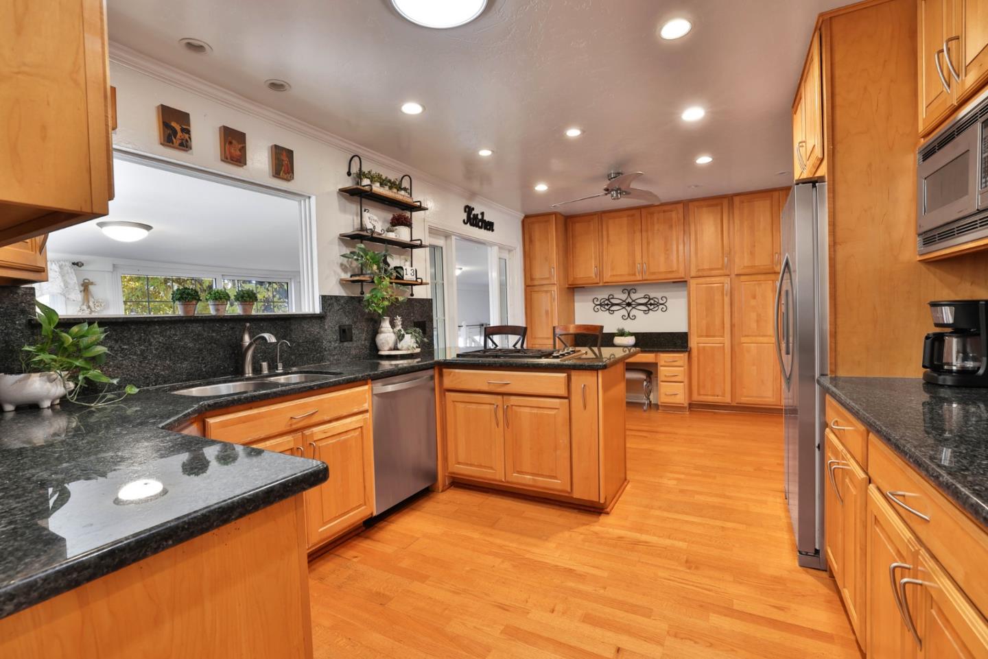 12155 Columbet Avenue