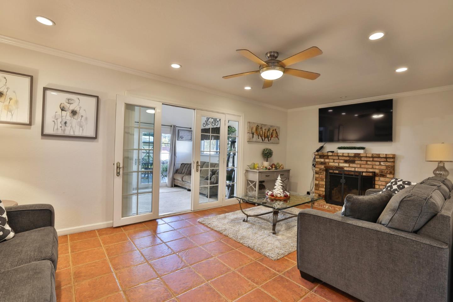 12155 Columbet Avenue