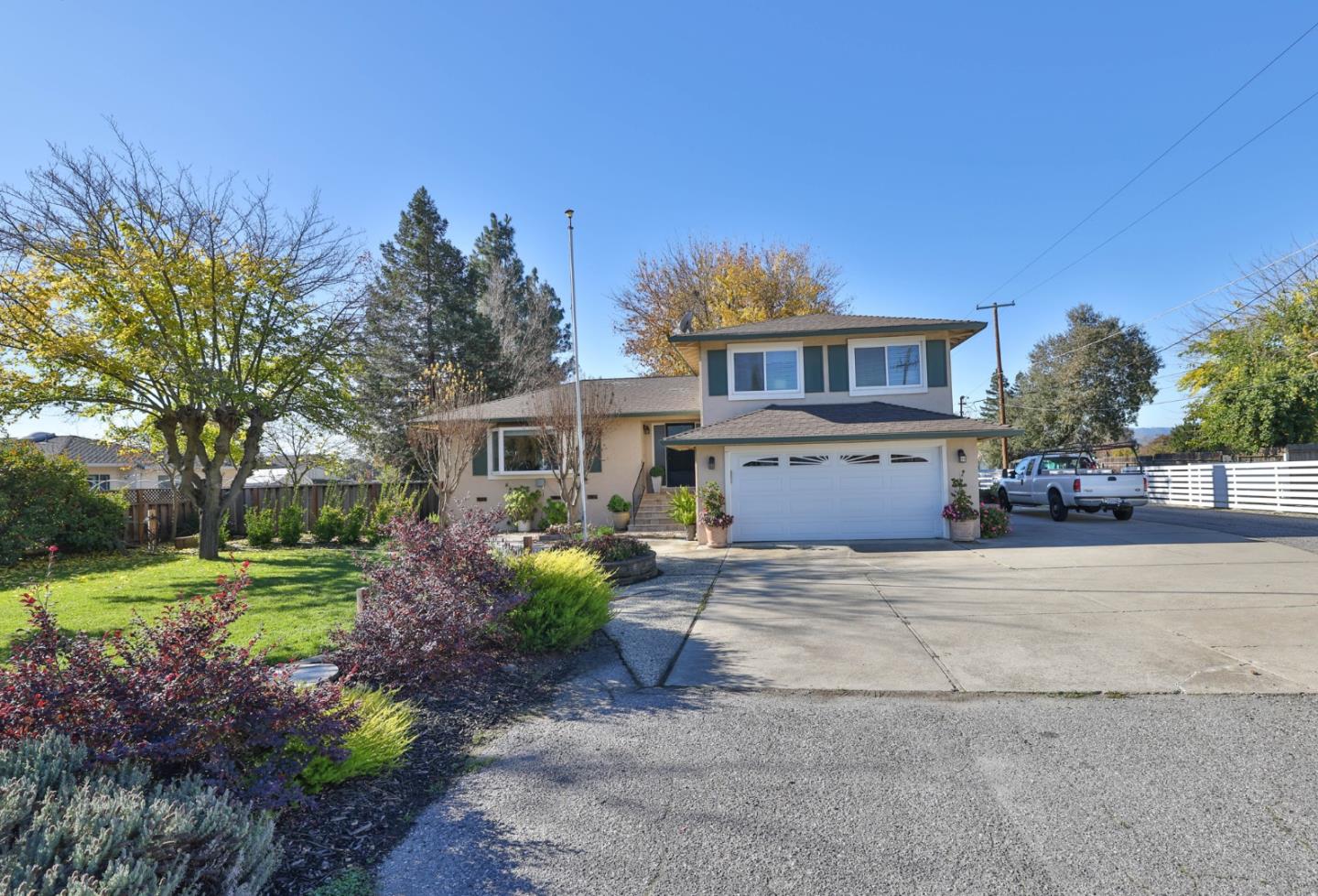 12155 Columbet Avenue