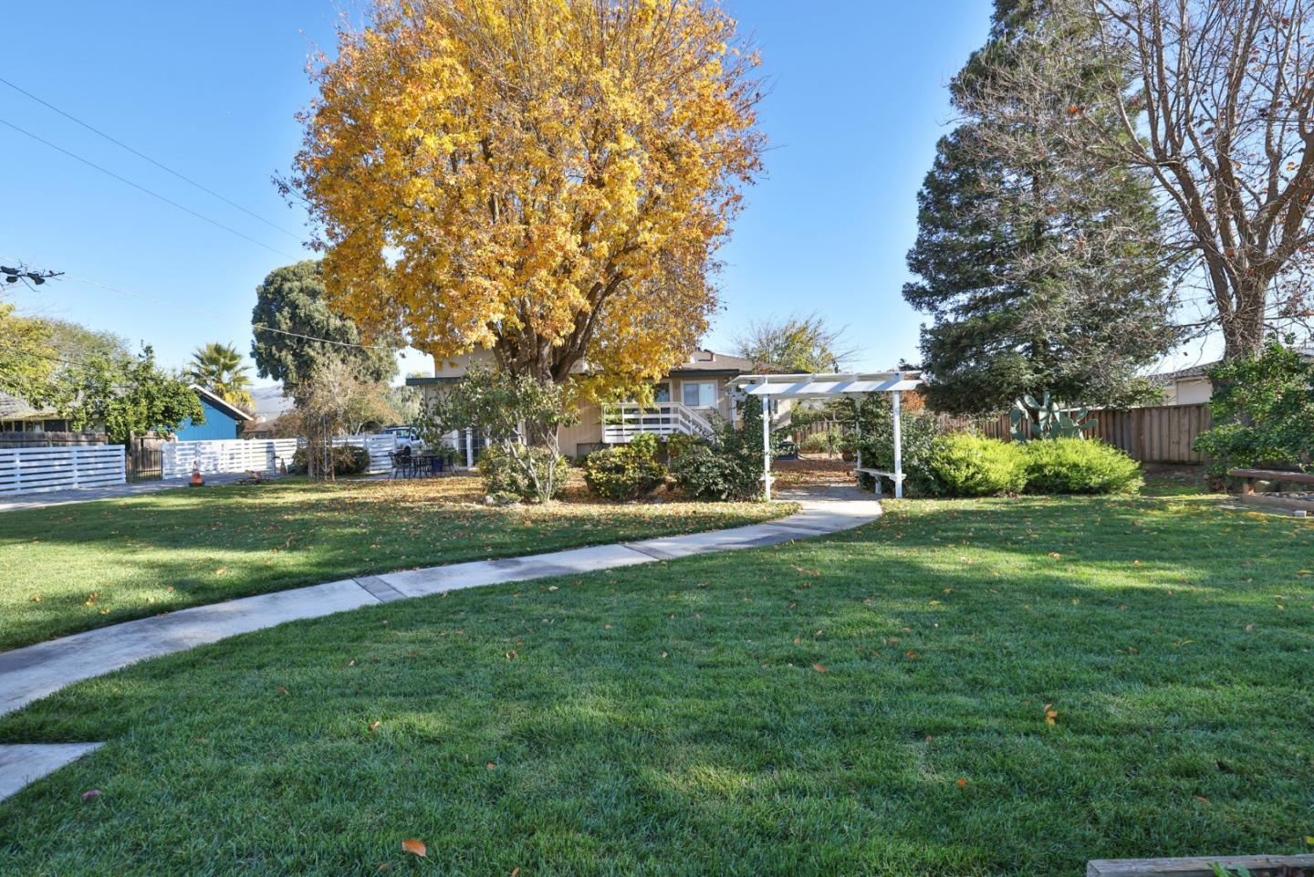 12155 Columbet Avenue