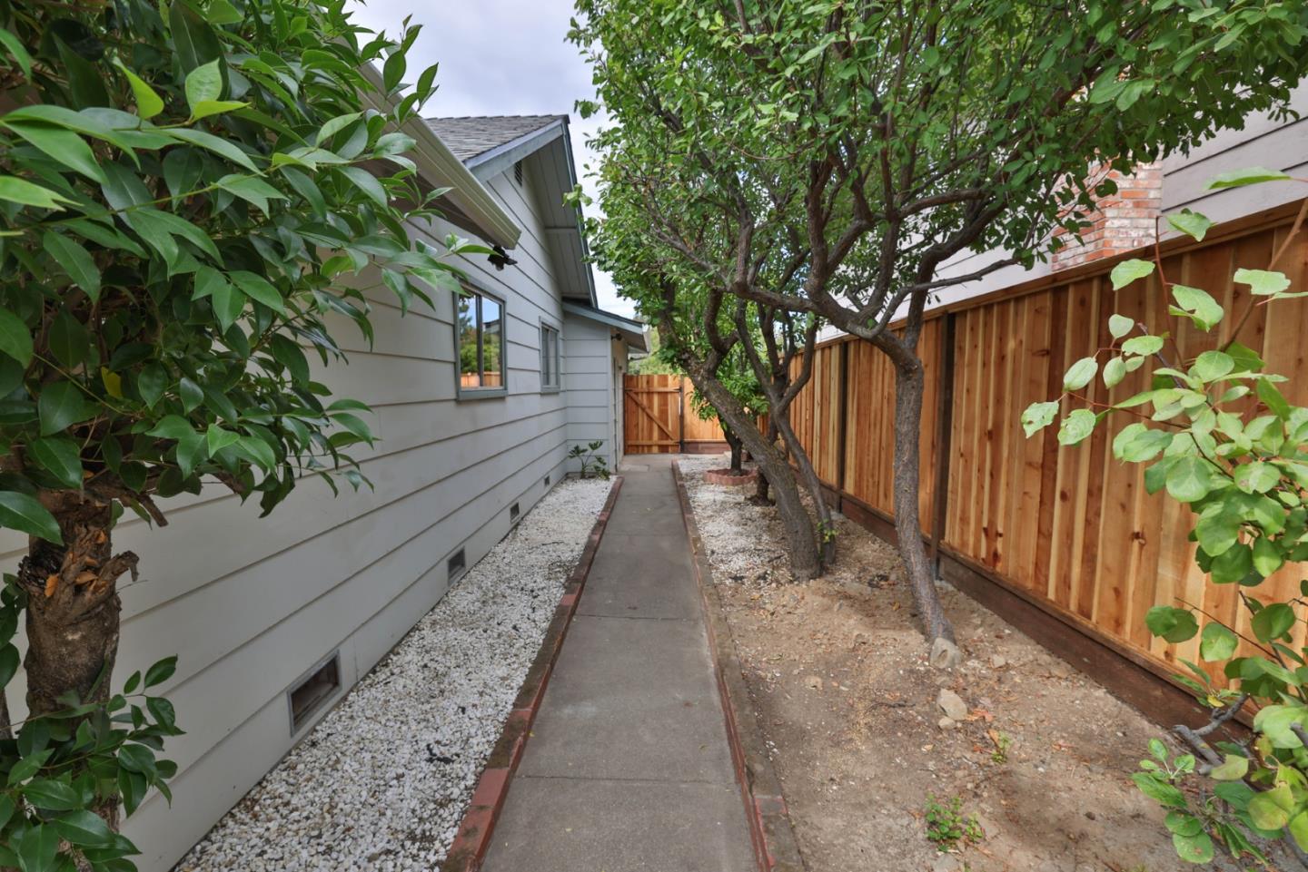5963 Vera Cruz DR
