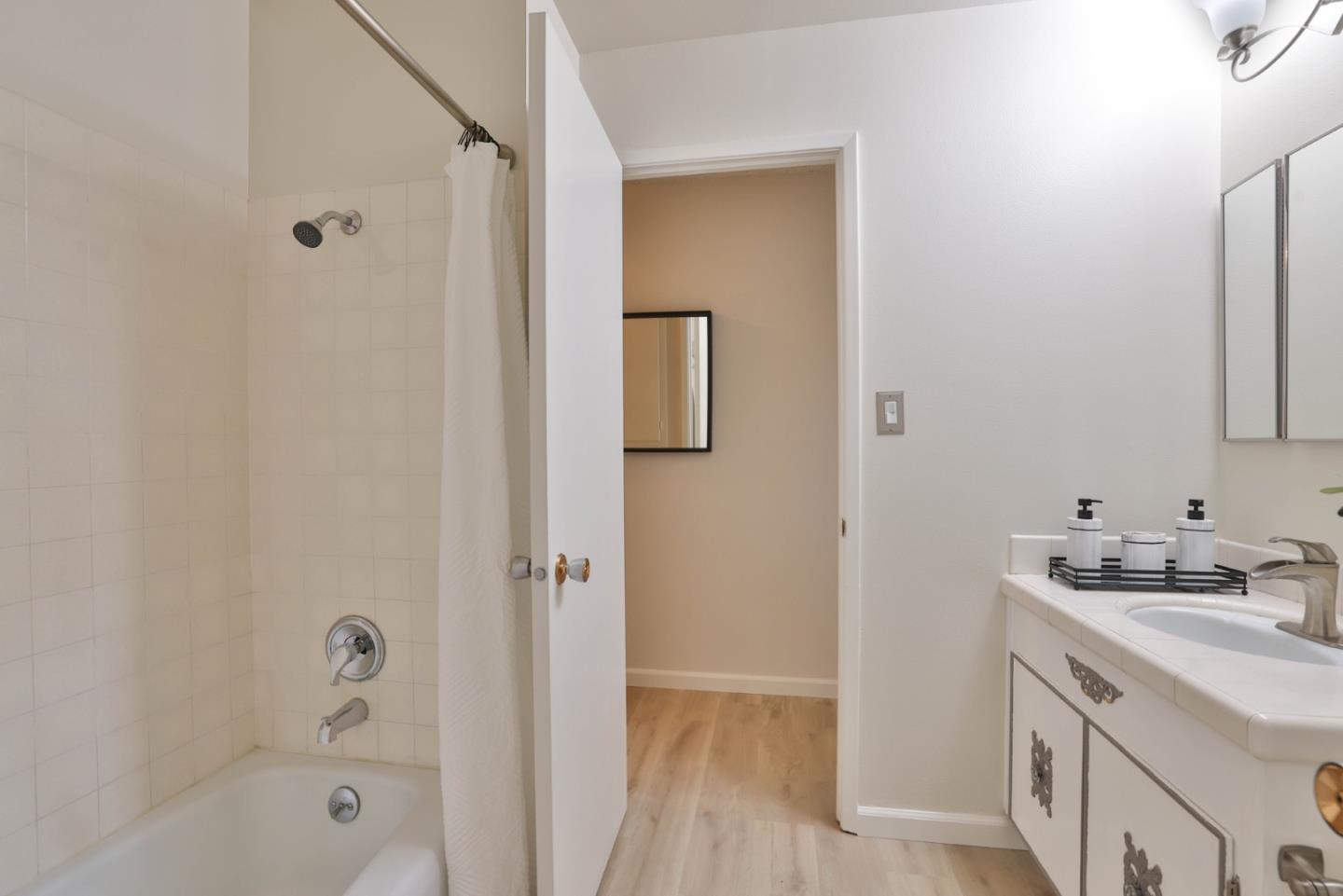 5963 Vera Cruz DR