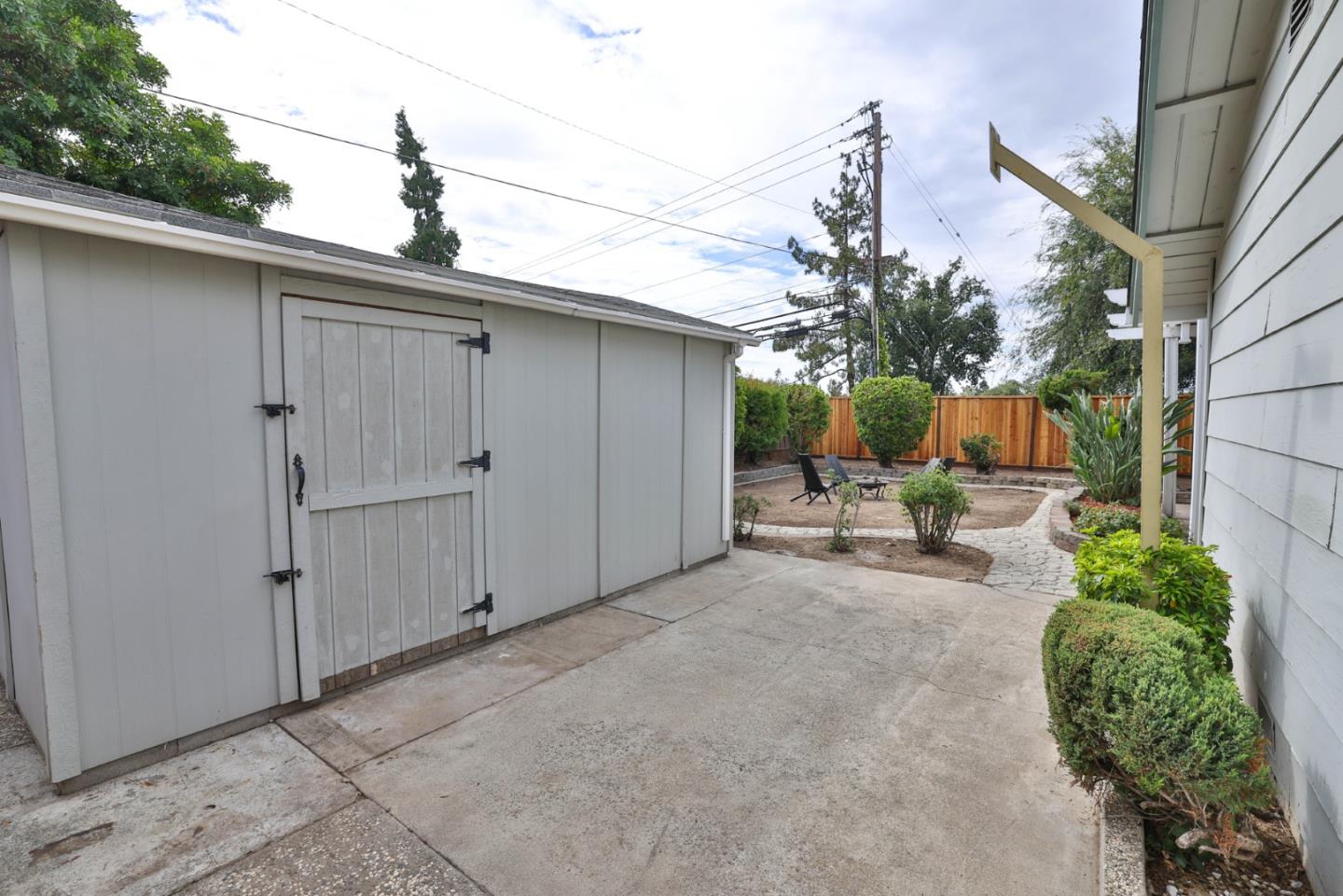5963 Vera Cruz DR