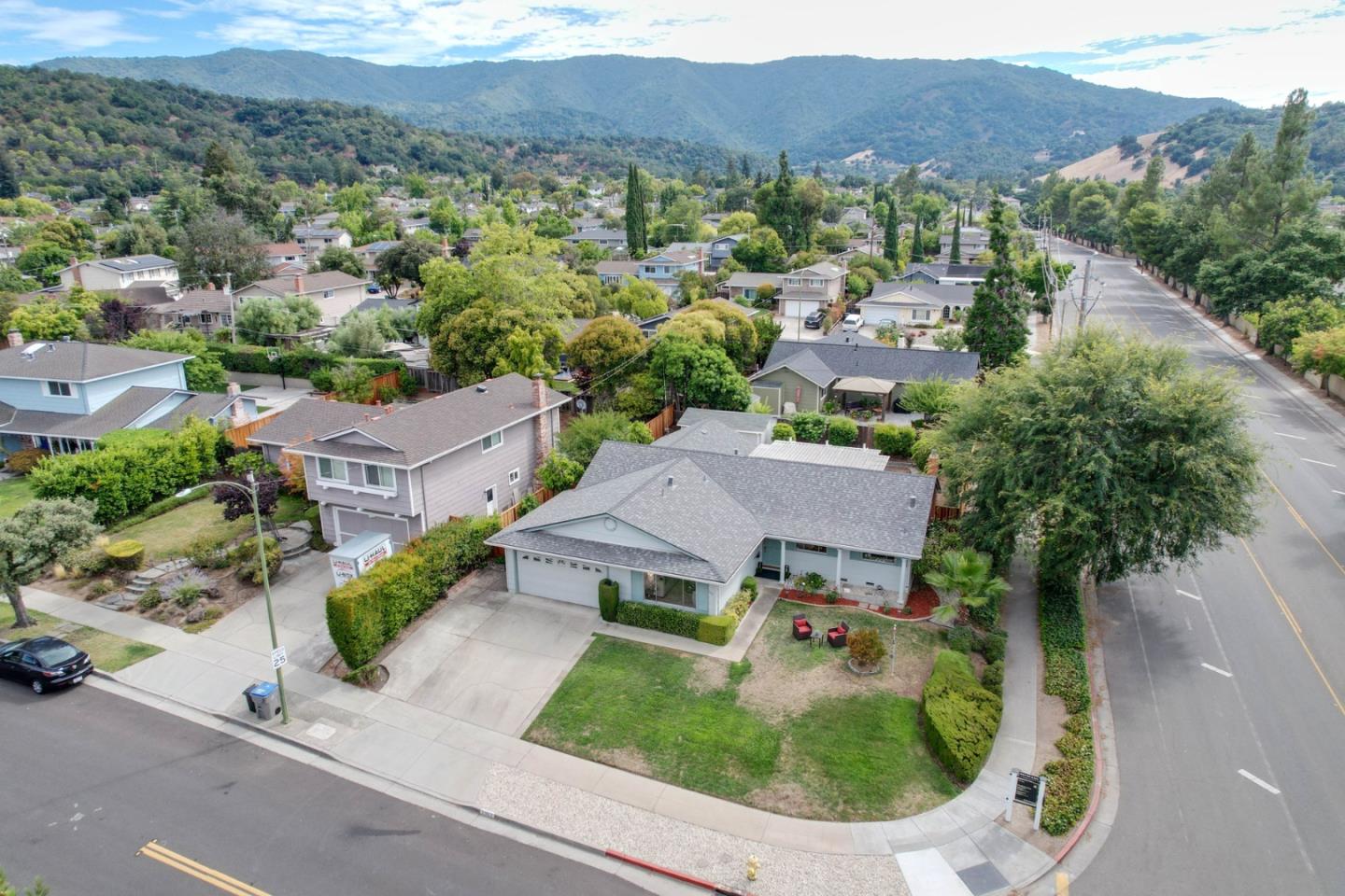 5963 Vera Cruz DR