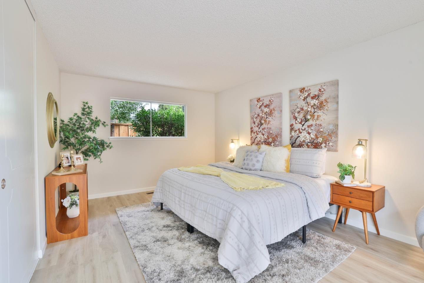 5963 Vera Cruz DR