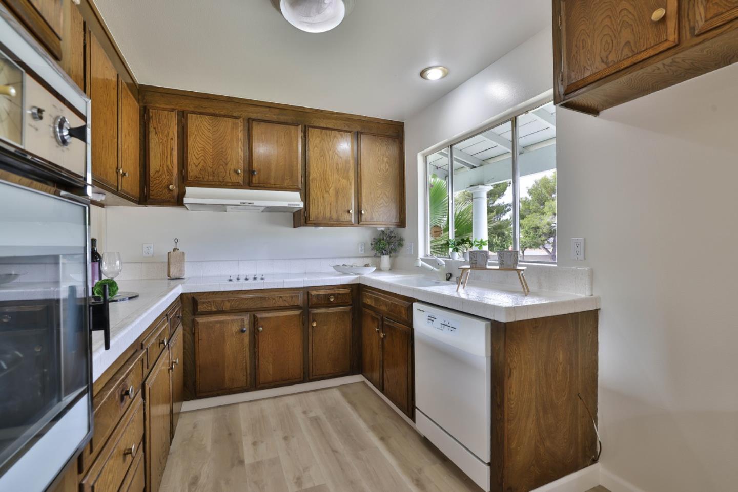 5963 Vera Cruz DR