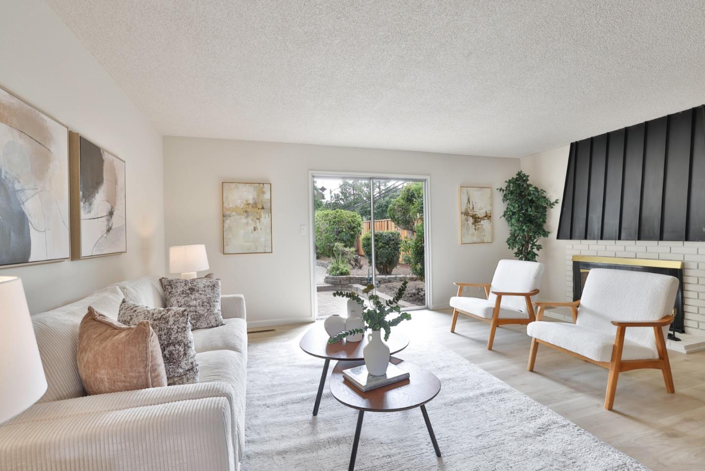 5963 Vera Cruz DR