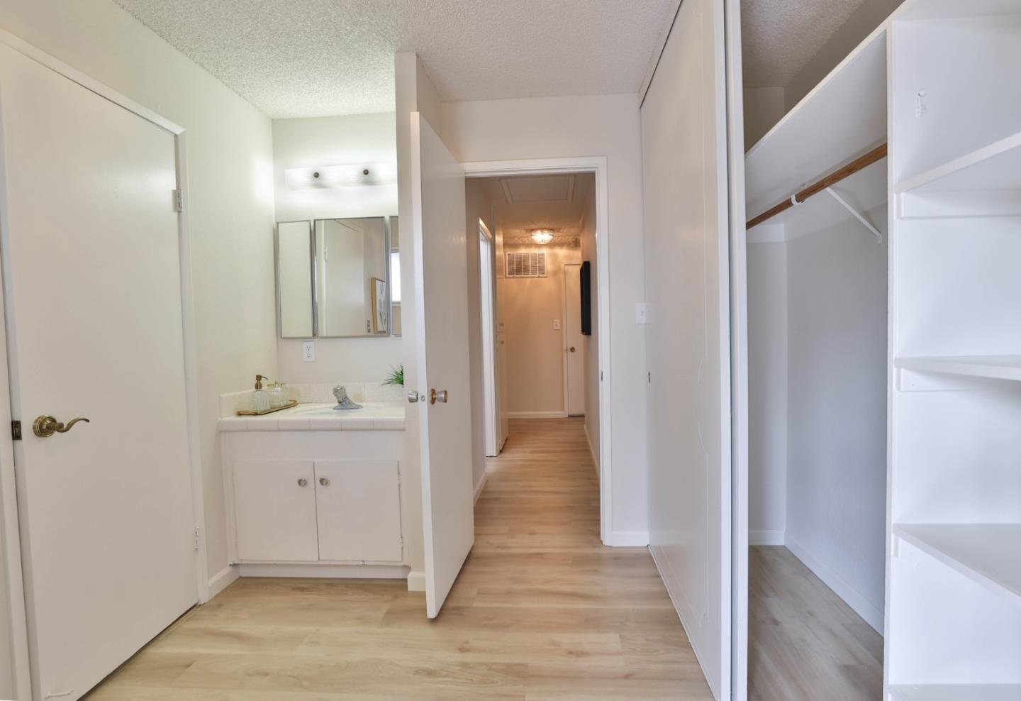 5963 Vera Cruz DR
