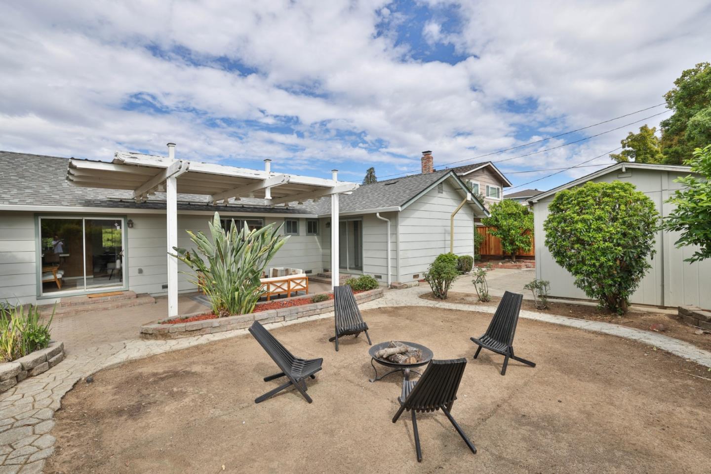 5963 Vera Cruz DR