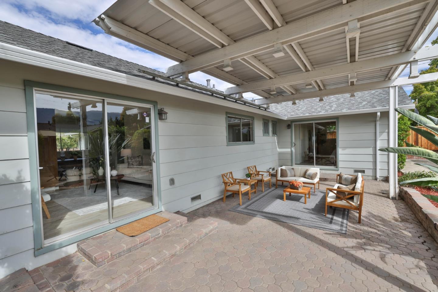 5963 Vera Cruz DR