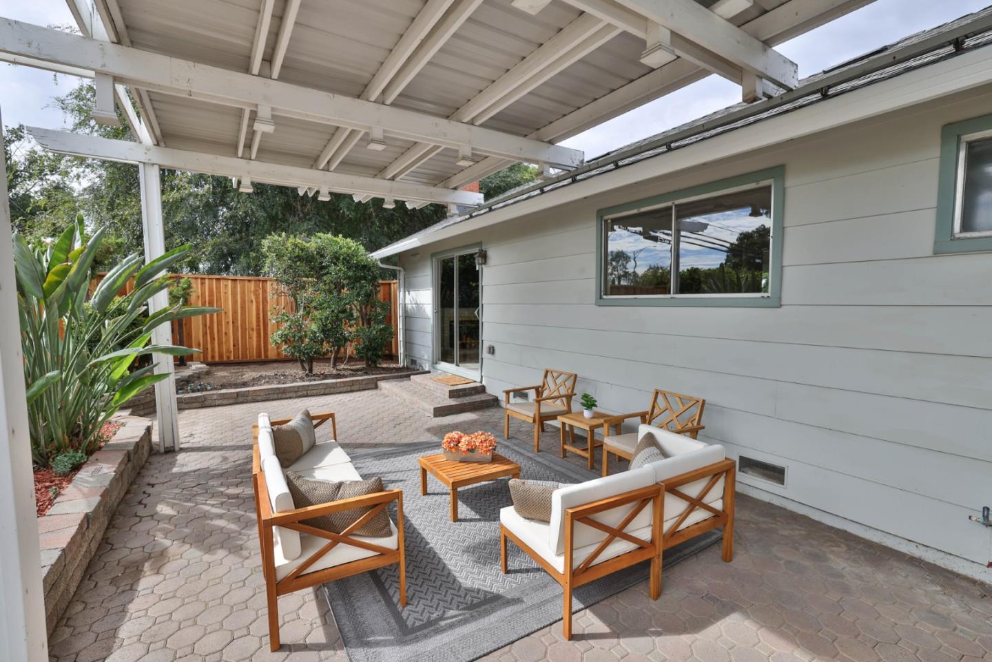 5963 Vera Cruz DR