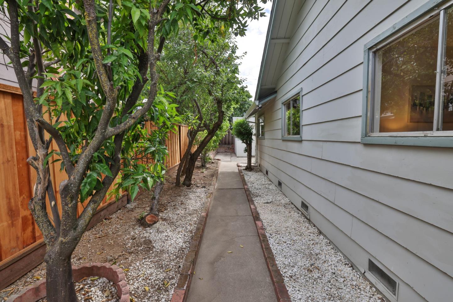 5963 Vera Cruz DR