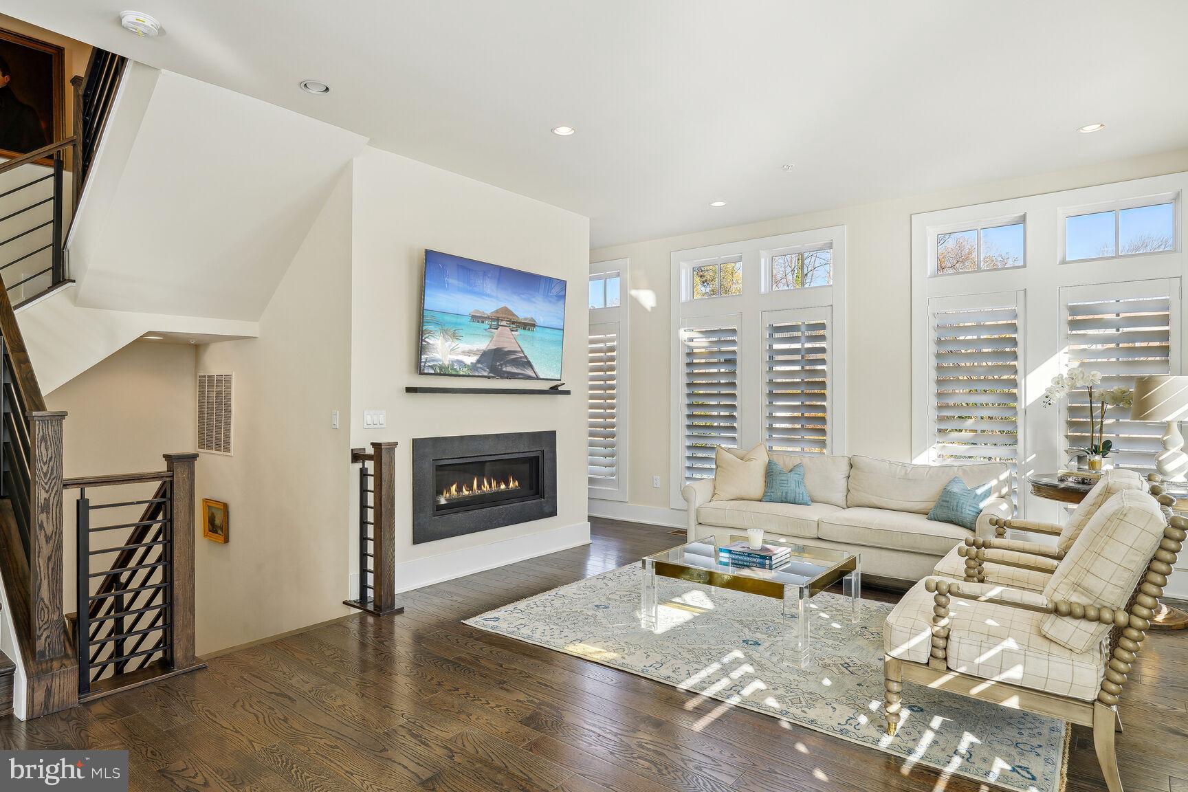 3603 Chevy Chase Lake Dr