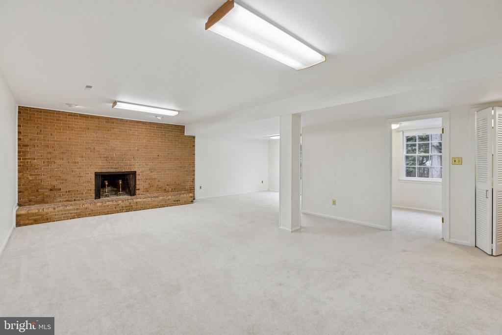 4893 35TH ROAD N