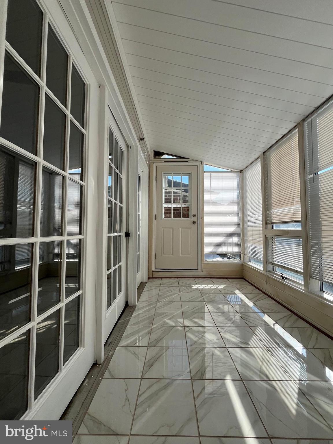 647 N TAZEWELL STREET