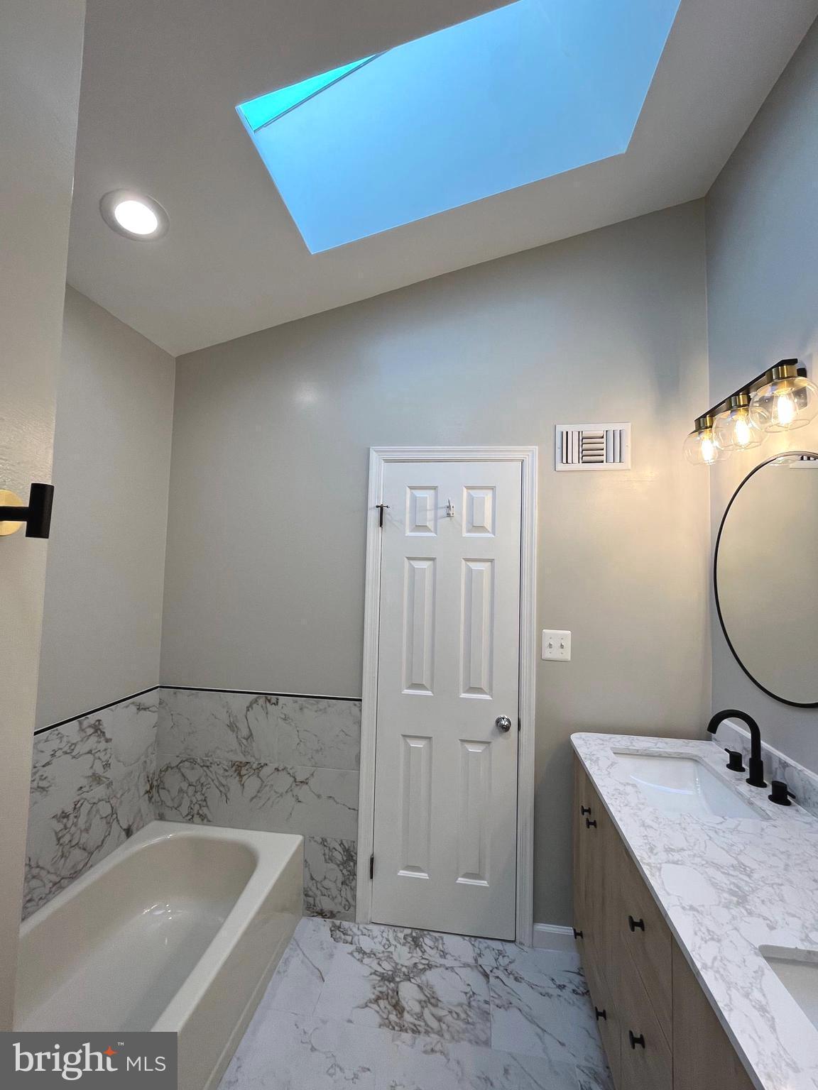 647 N TAZEWELL STREET