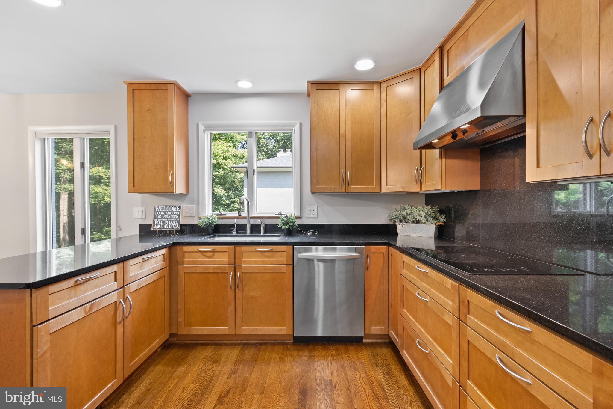 1410 Colleen Ln