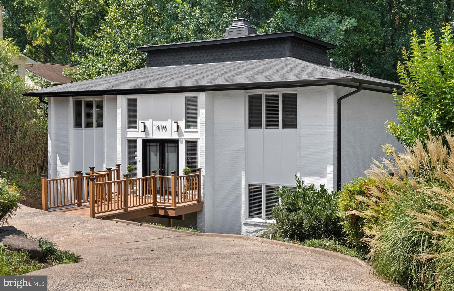 1410 Colleen Ln