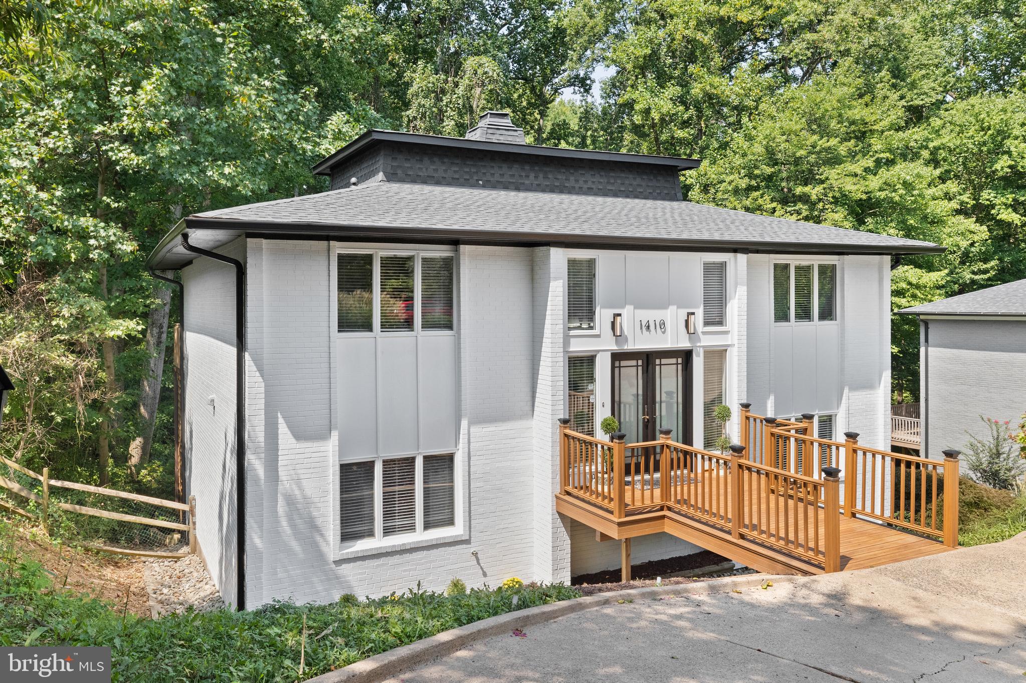 1410 Colleen Ln