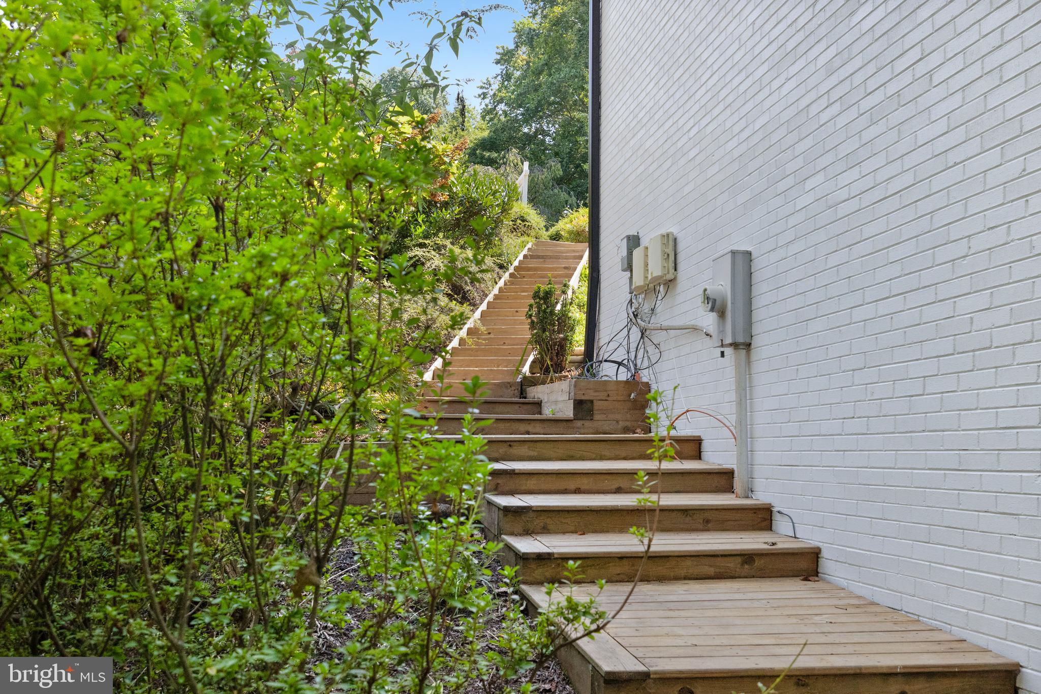 1410 Colleen Ln
