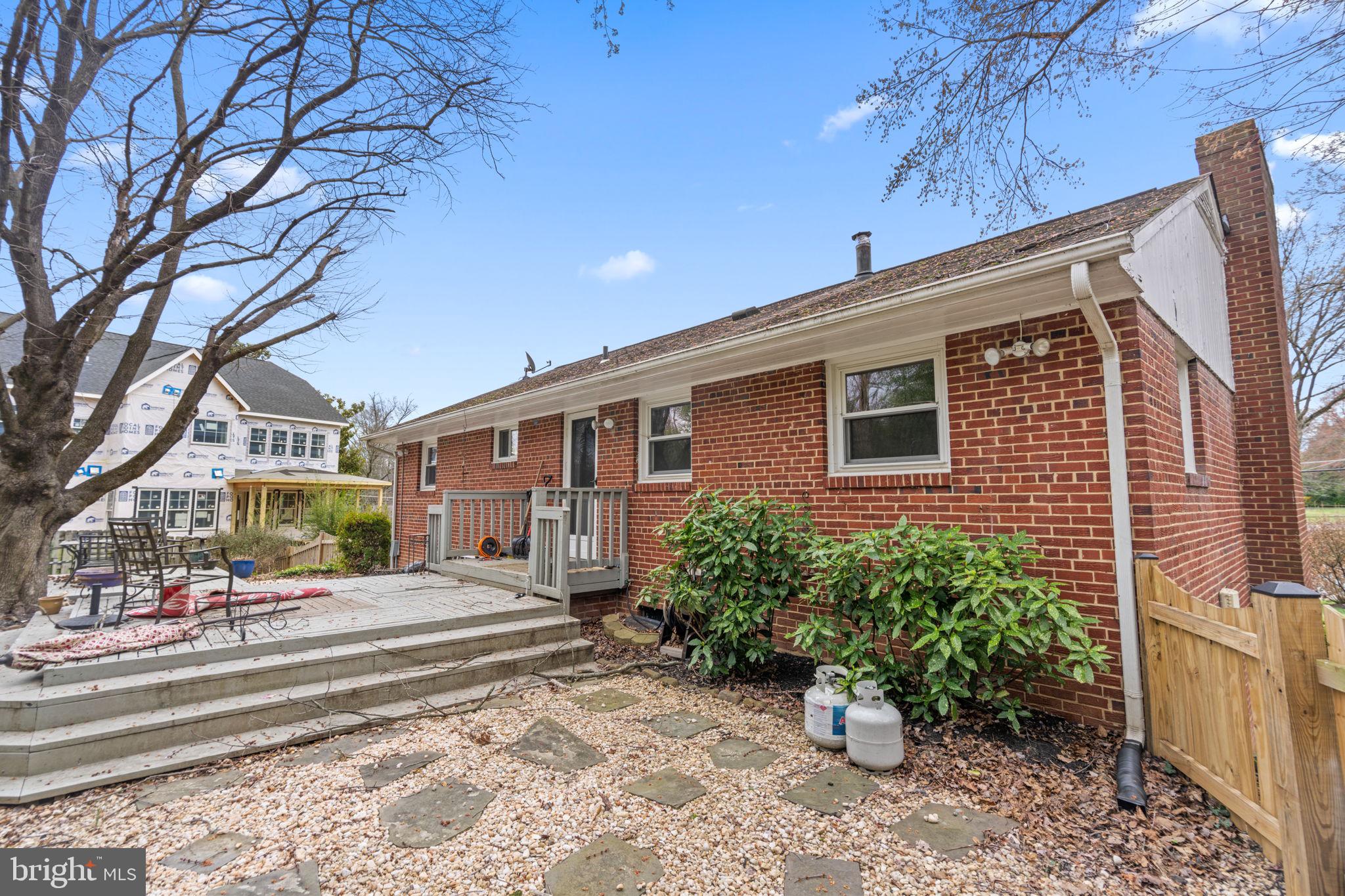 7102 Enterprise Ave