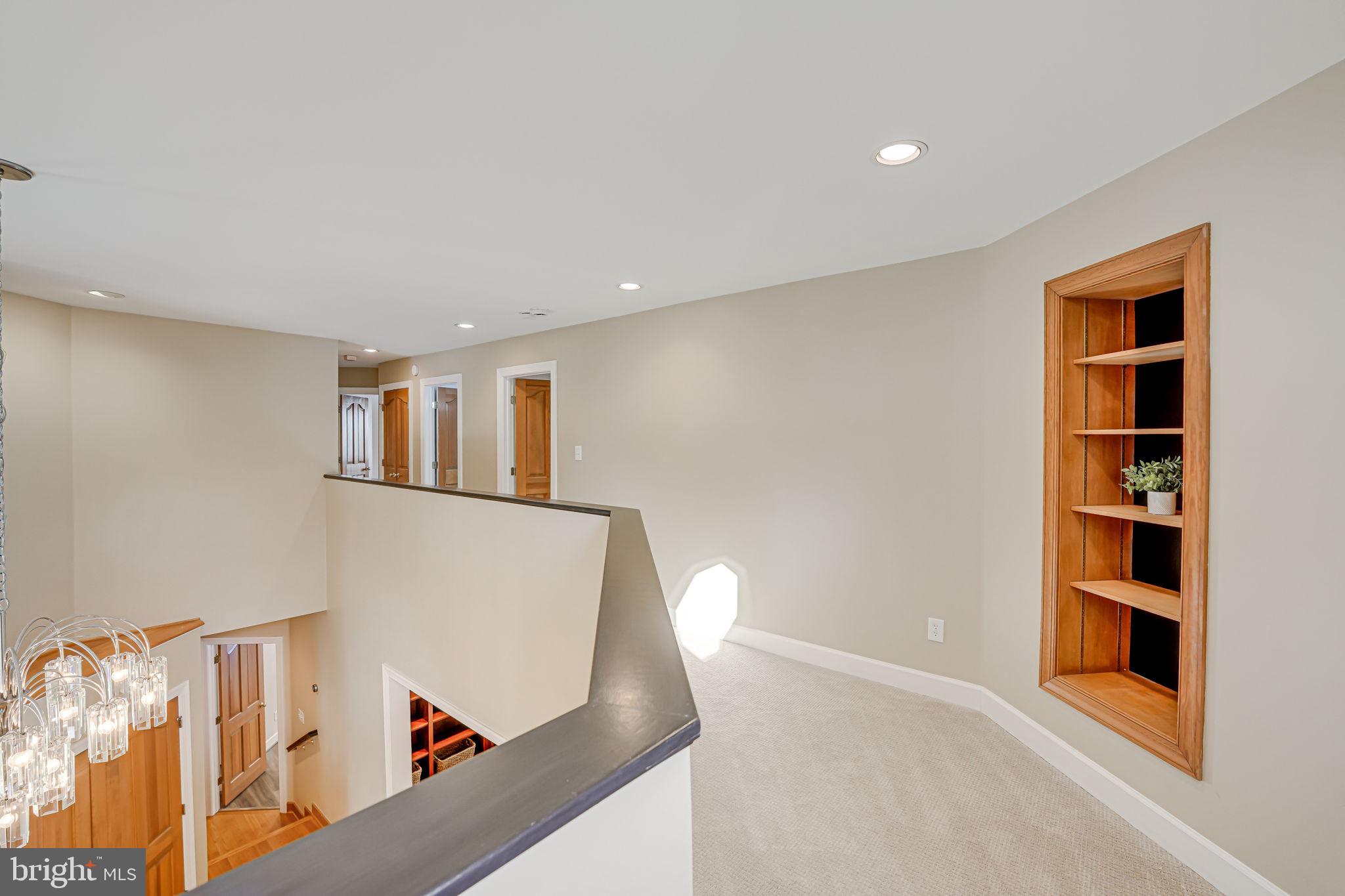 3214 Valley Ln