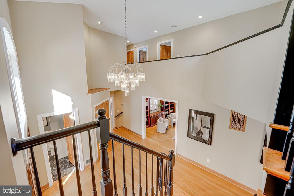 3214 Valley Ln
