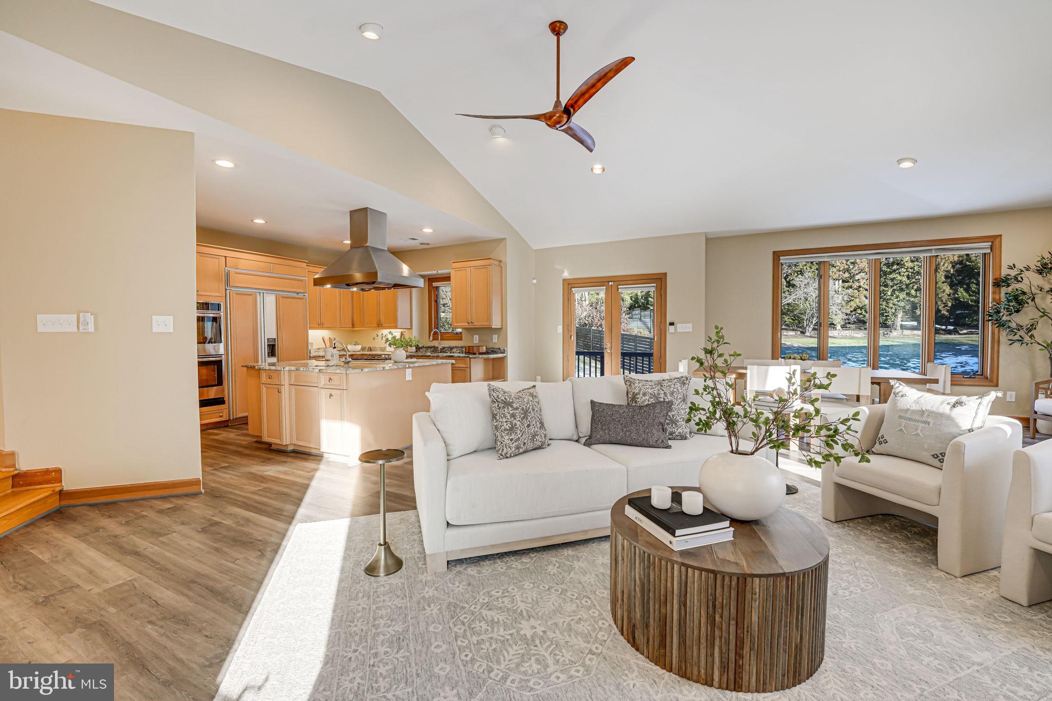 3214 Valley Ln