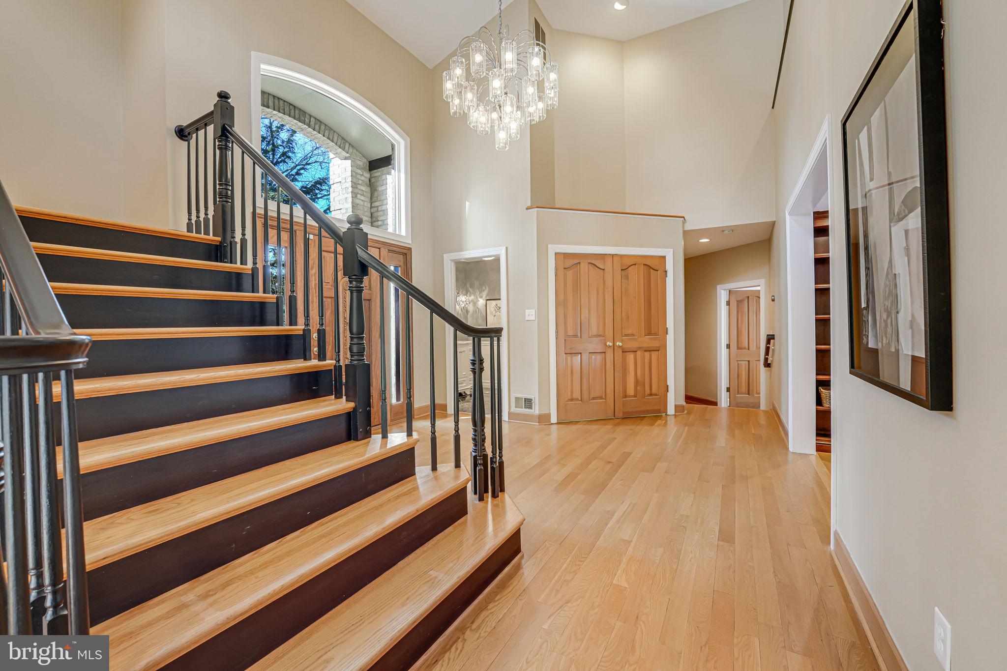 3214 Valley Ln