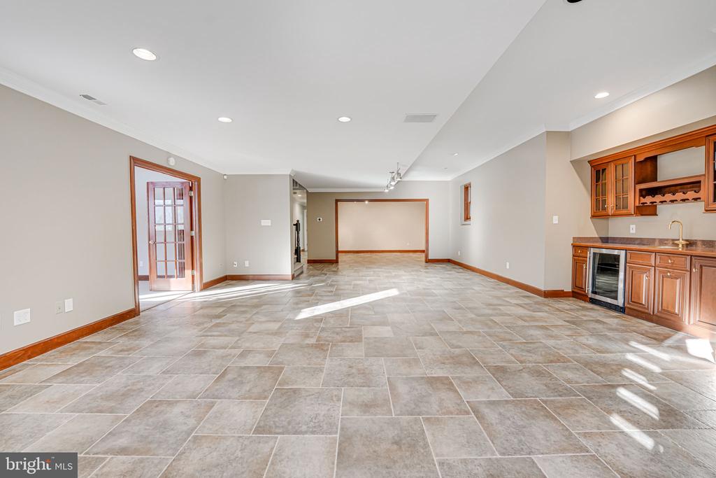 3214 Valley Ln