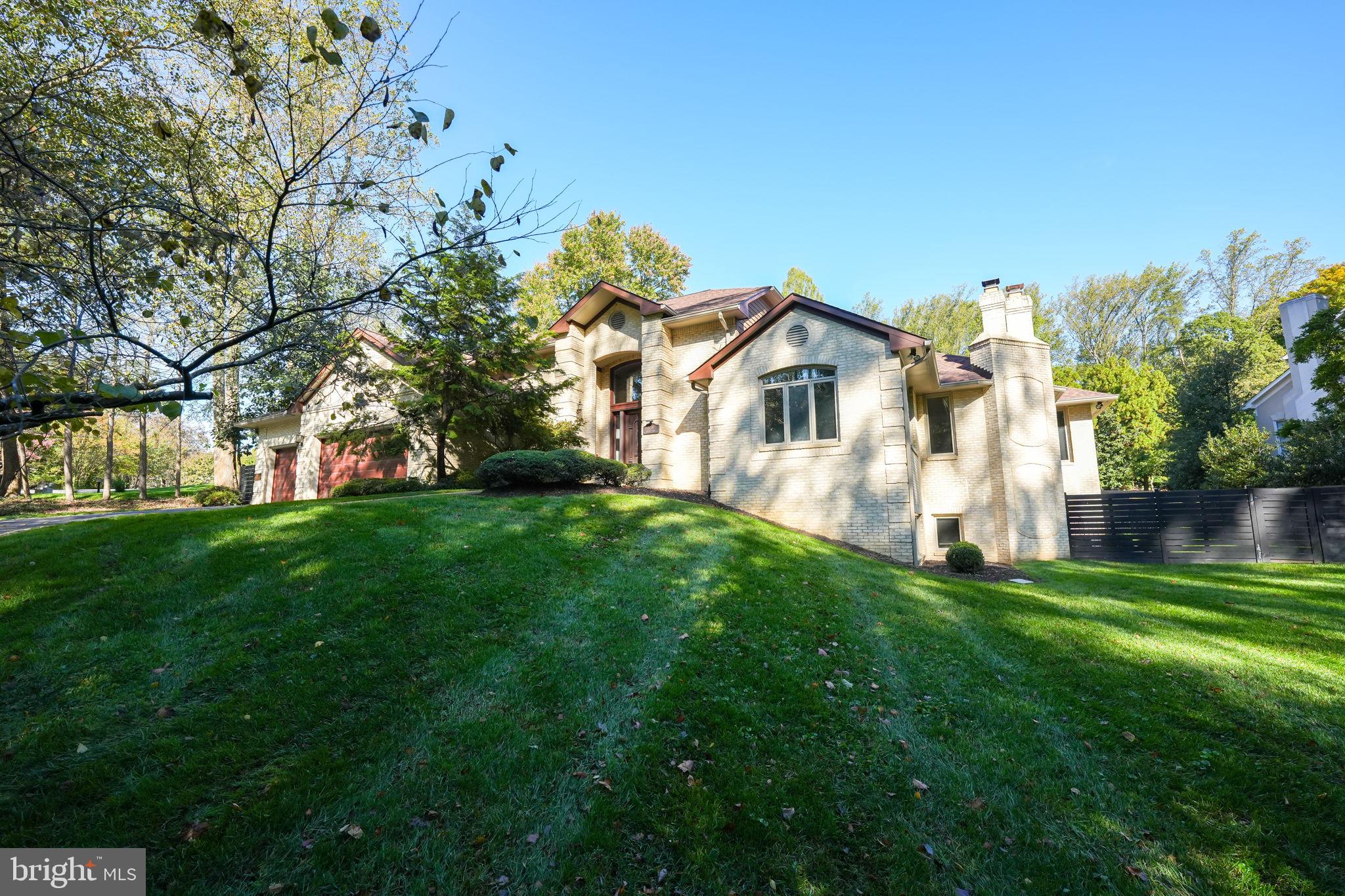 3214 Valley Ln