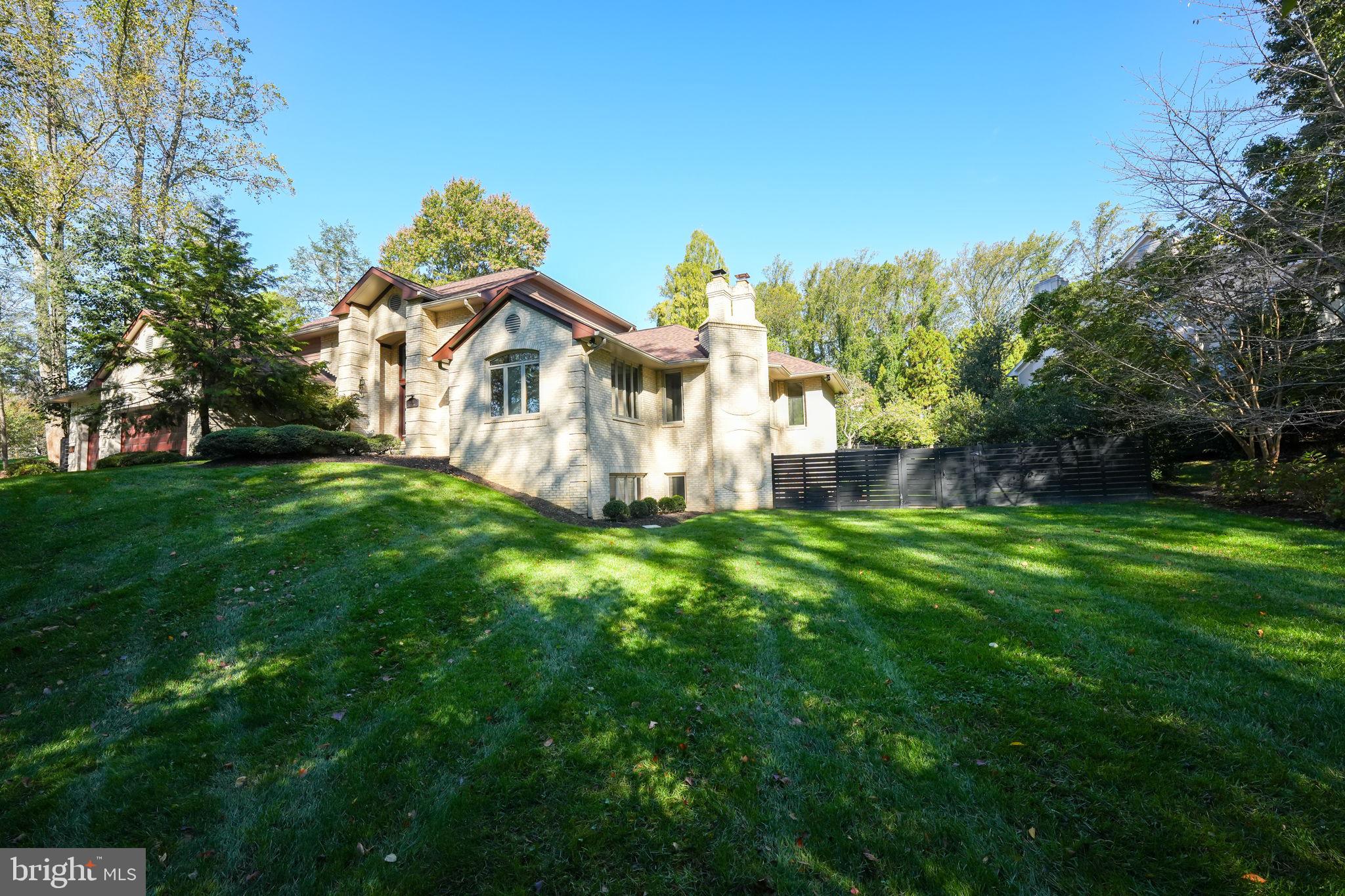 3214 Valley Ln