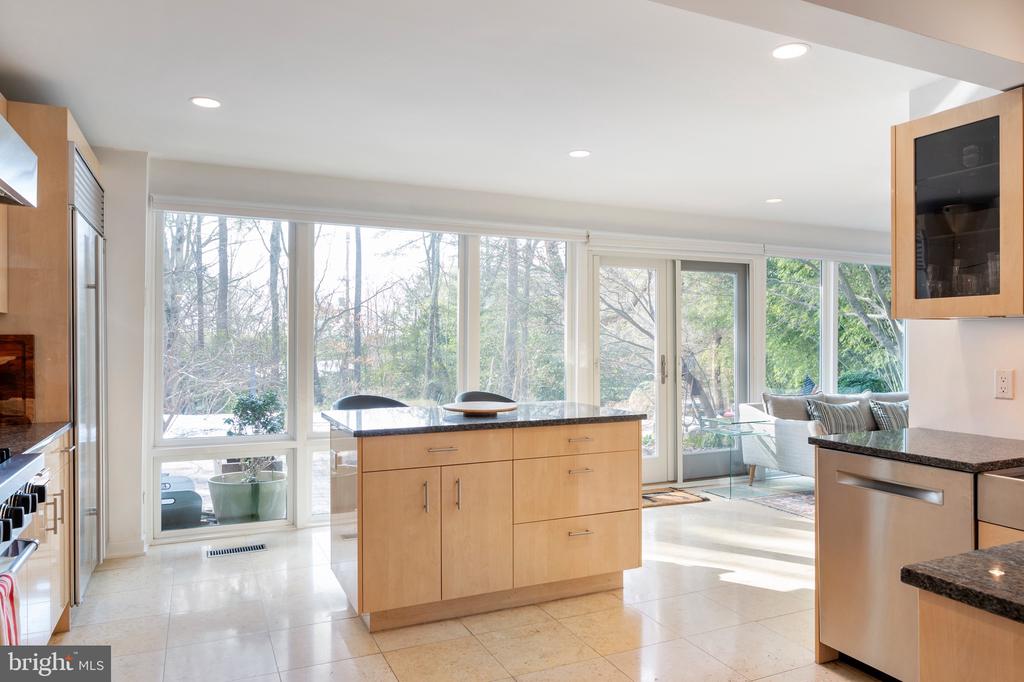 2114 Whiteoaks Dr